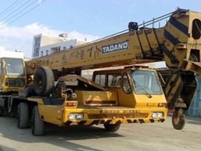 کشف جرثقيل 40 تني قاچاق در اصفهان