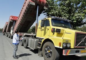 صدور تعداد 380 پروانه حمل فرآورده های خام دامی در شهرستان لنجان