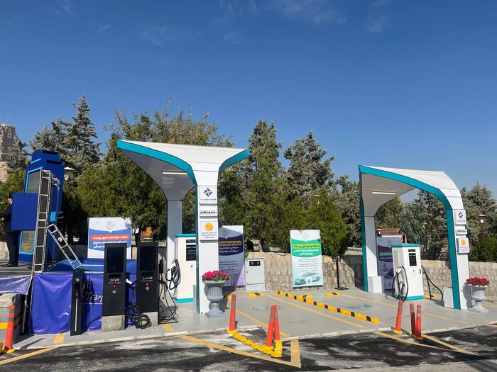 شبکه ۵۰ ایستگاه شارژ برقی در راه اصفهان