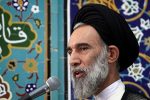 امام جمعه اصفهان: معلمان در عرصه‌های ایمانی نقش آفرینی کنند