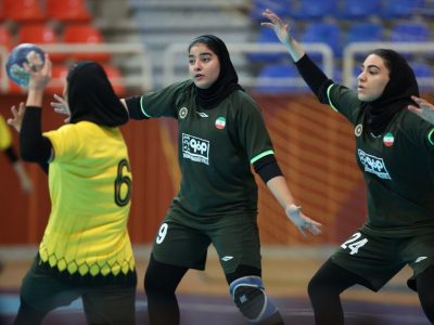 بانوان سپاهان با فتح شهرآورد هندبال اصفهان صدرنشینی را تثبیت کردند