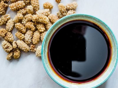 شیره توت محصول خوشمزه در کوهپایه