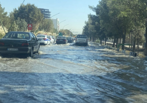 خط لوله انتقال آب در اصفهان بر اثر حفاری شکسته شد