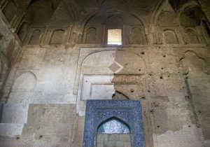 نادیده گرفتن نَم مسجد جامع پیگرد قانونی دارد