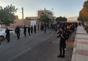دسته زنجیر زنی هیئت خاتم الانبیا در سالروز شهادت امام رضا(ع)