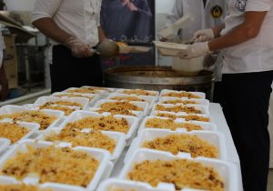 توزیع ۱۷ هزار بسته معیشتی و بیش از یک‌ونیم میلیون پرس غذای گرم بین نیازمندان