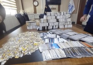 کشف 560 سيم کارت و کارت بانکي از مخفيگاه کلاهبردار