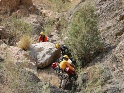مصدومیت خانم ۵۰ ساله کاشانی بر اثر سقوط از کوه