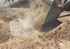 چاه غیرمجاز در سمیرم پر و مسدود شد