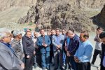 لایروبی و تخلیه رسوبات پشت بند روستای هدف گردشگری دره کاشان