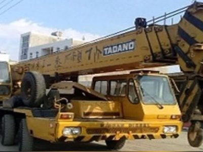 جرثقیل ۳۰ میلیاردی قاچاق در اصفهان توقیف شد