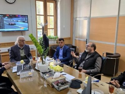 هنرمندان عرصه تئاتر و سینما از زبان هنر برای ایجاد فضای نشاط‌انگیز جامعه استفاده کنند